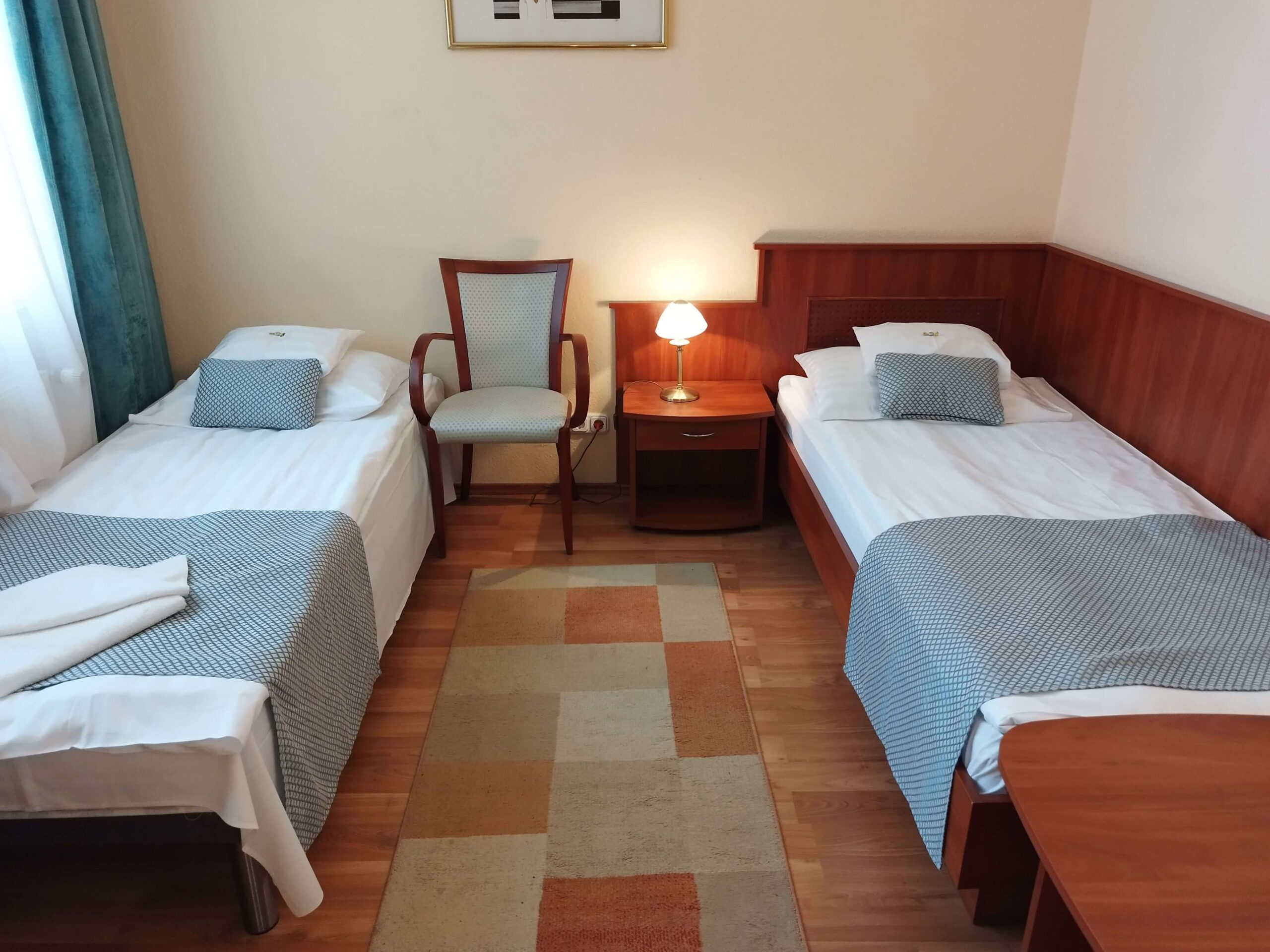 Háromágyas szobák Hotel Pannonia